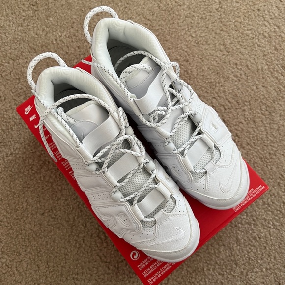 Nike Air More Uptempo Triple White Size.9 - Picture 3 of 3